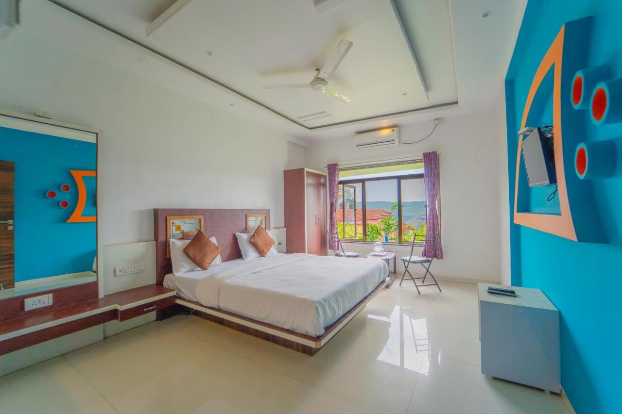 Veggies Residency & Pure Veg Restaurant Hotel มหาบาเลชวาร์ ภายนอก รูปภาพ