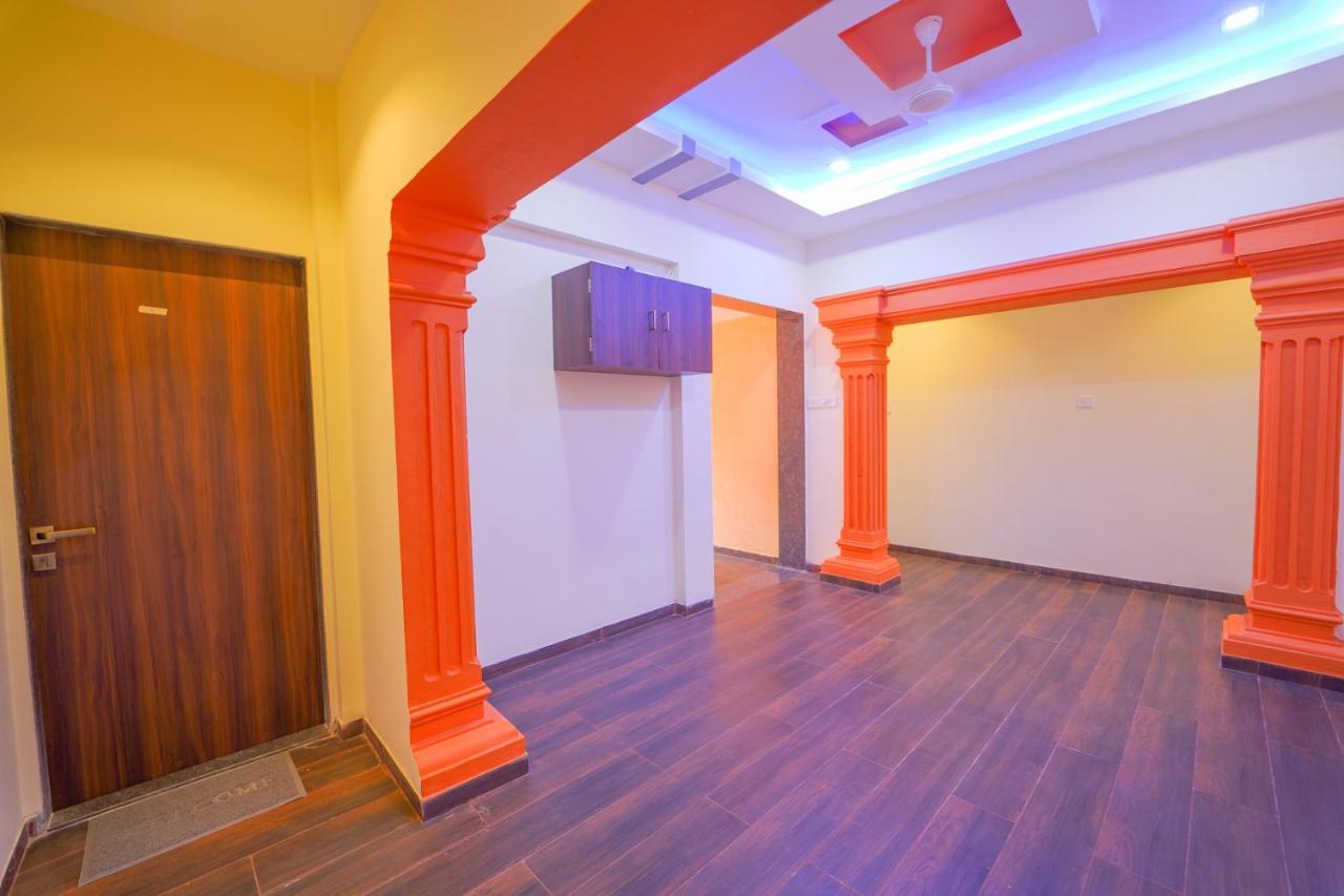 Veggies Residency & Pure Veg Restaurant Hotel มหาบาเลชวาร์ ภายนอก รูปภาพ