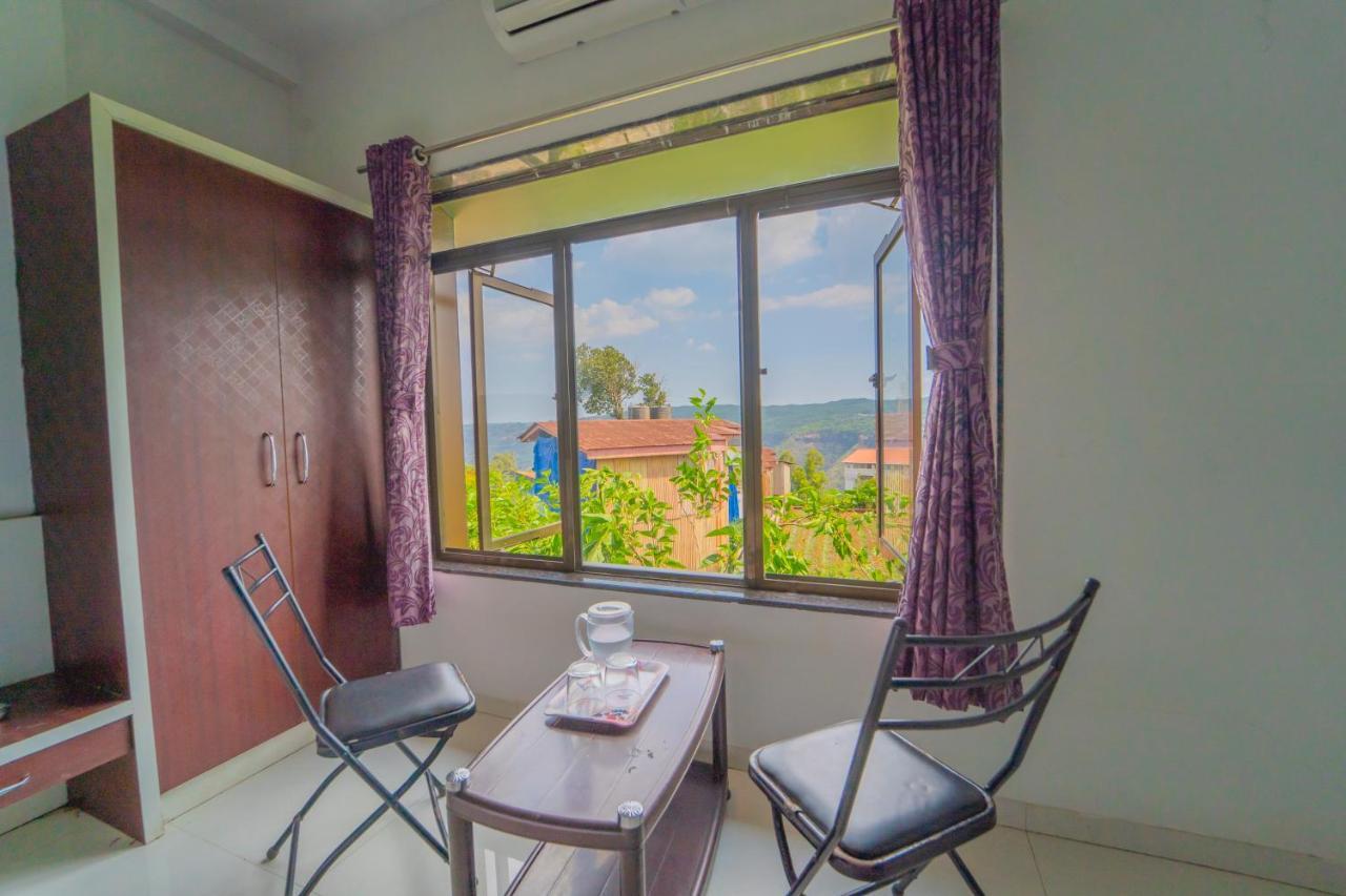 Veggies Residency & Pure Veg Restaurant Hotel มหาบาเลชวาร์ ภายนอก รูปภาพ